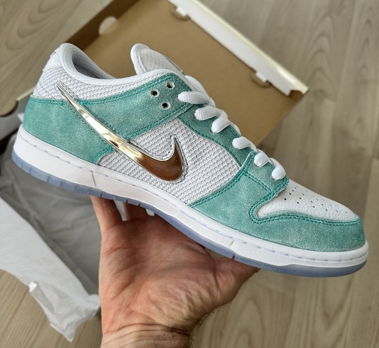 Nike Sb Dunk Low April
