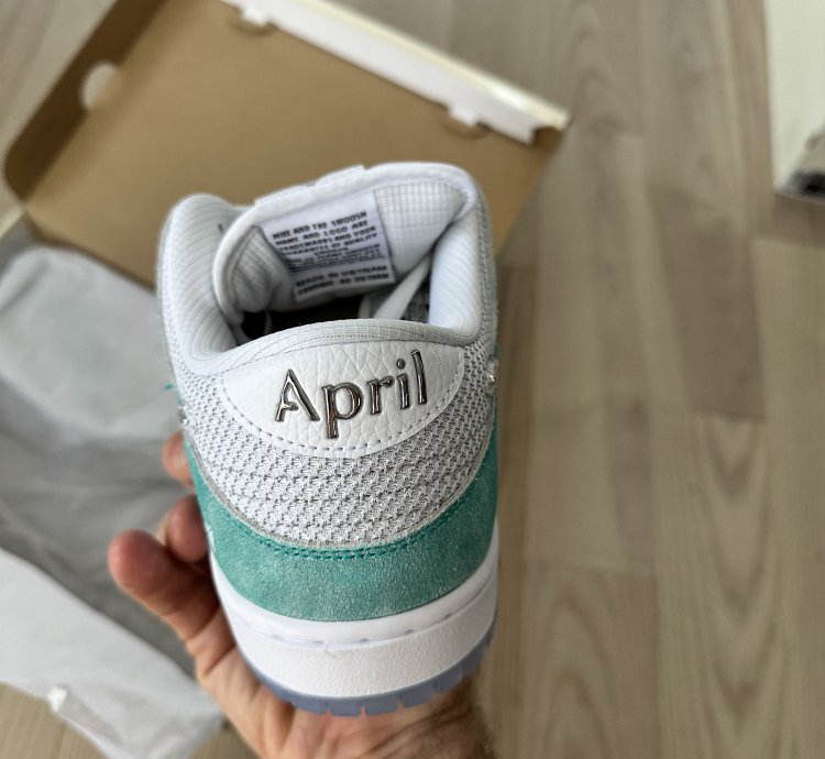Nike Sb Dunk Low April
