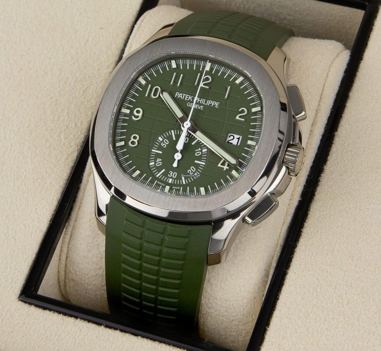 Patek Philippe Aquanaut Jumbo 18kt White Gold Automatic 5968g-010