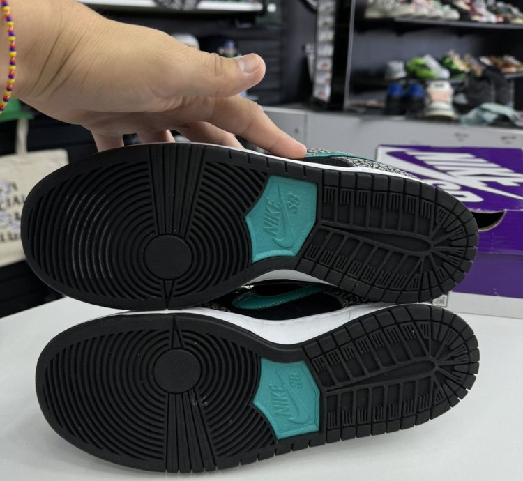 Nike Sb Dunk Low Atmos Elephant