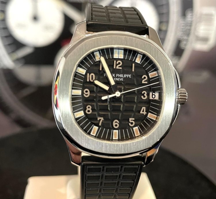 Patek Philippe Aquanaut Jumbo Ref 5065a Tritium Dial