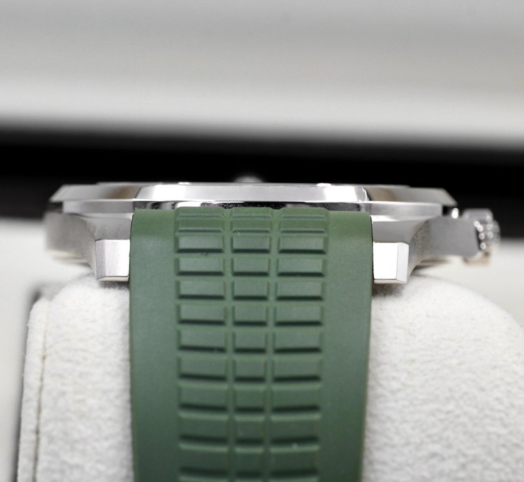 Patek Philippe Aquanaut Khaki Green 5168g 2021 Full Set