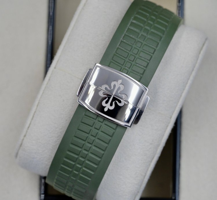Patek Philippe Aquanaut Khaki Green 5168g 2021 Full Set