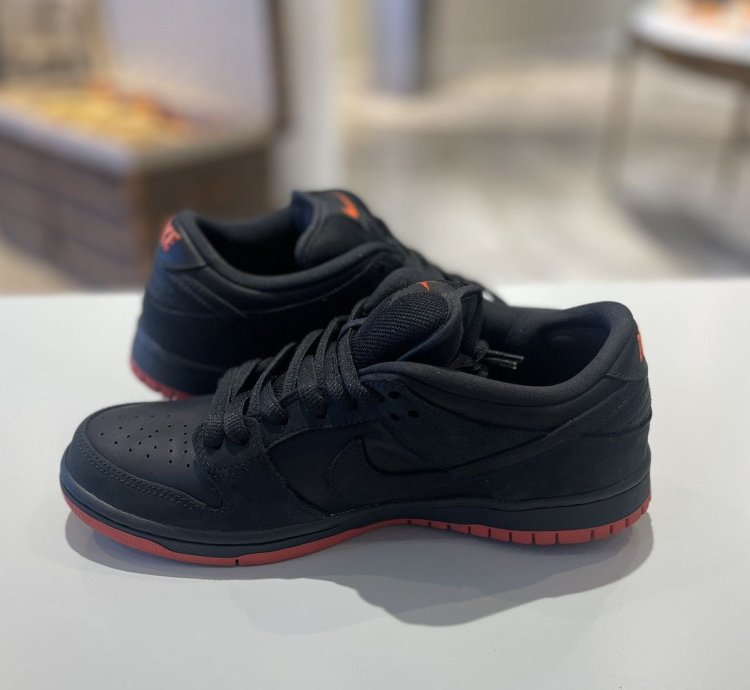 Nike Sb Dunk Low Black Pigeon