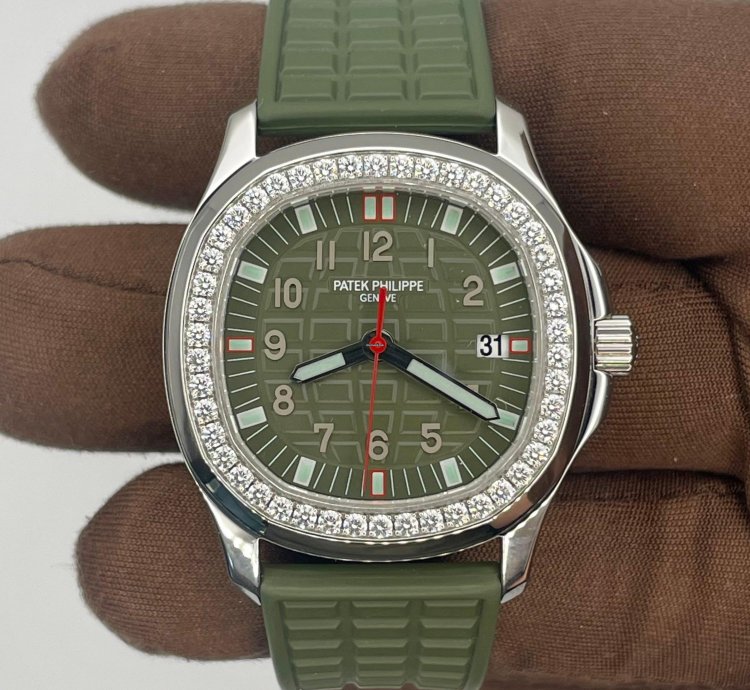 Patek Philippe Aquanaut Ladies Green Diamond Set 5067a-013