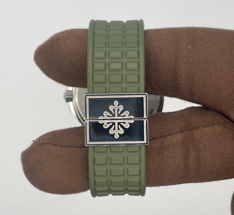 Patek Philippe Aquanaut Ladies Green Diamond Set 5067a-013