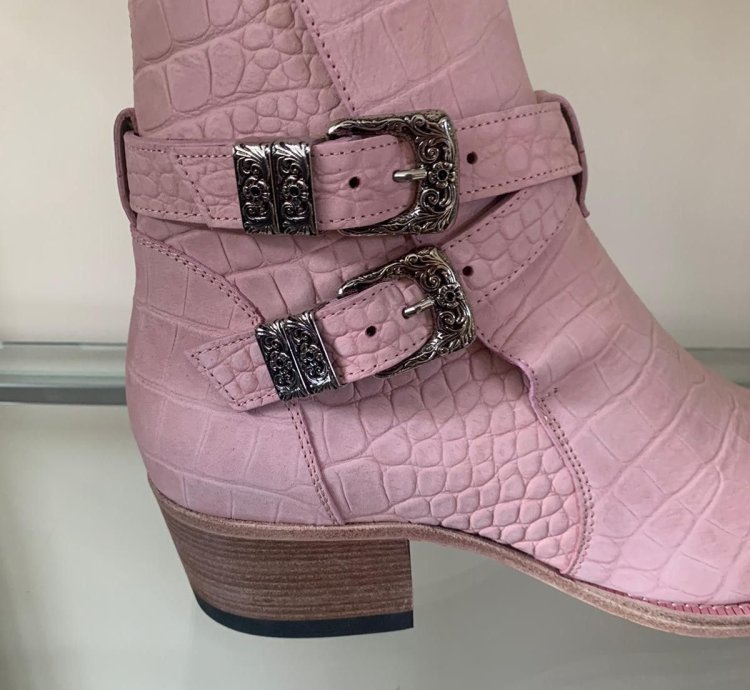 Embossed Crocodile Chain Boots