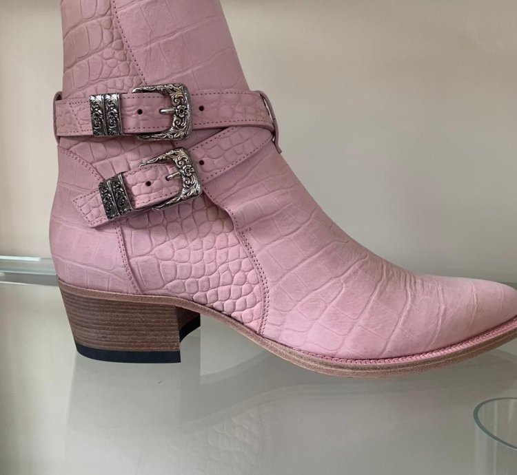 Embossed Crocodile Chain Boots