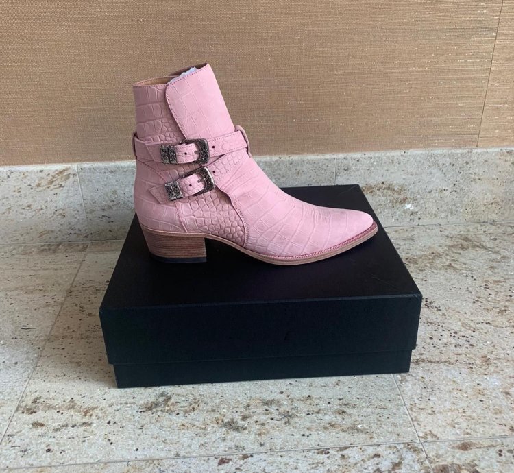 Embossed Crocodile Chain Boots