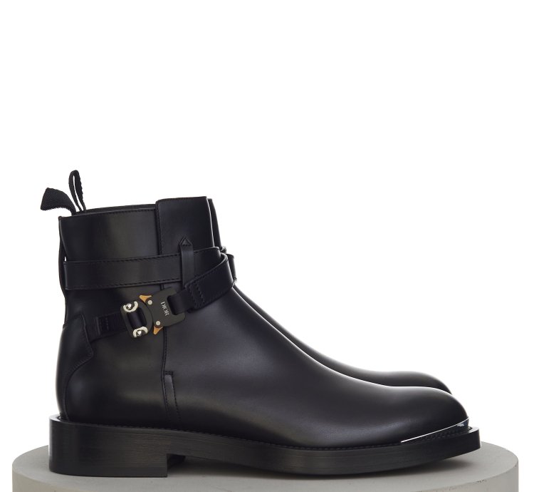 Evidence Ankle Boot In Black Calfskin With Aluminium Buckle