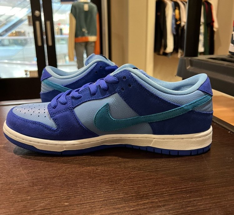 Nike Sb Dunk Low Blue Raspberry