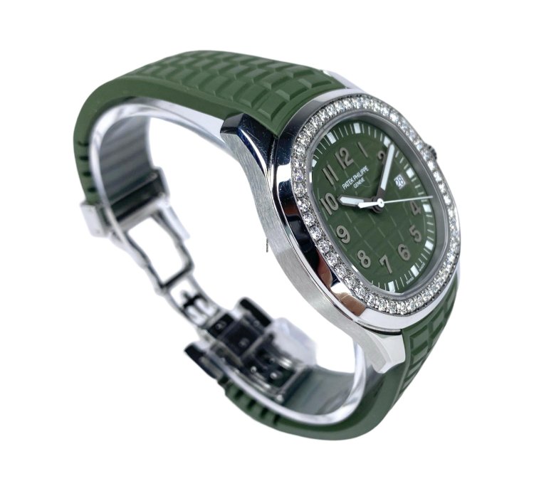 Patek Philippe Aquanaut Luce 09 2022 Fullset Extra Strap German Papers