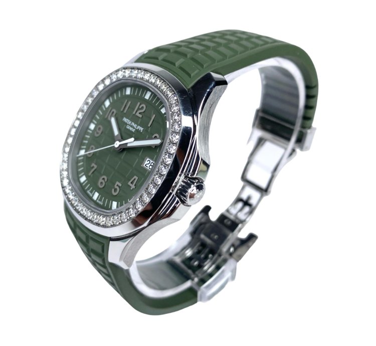 Patek Philippe Aquanaut Luce 09 2022 Fullset Extra Strap German Papers