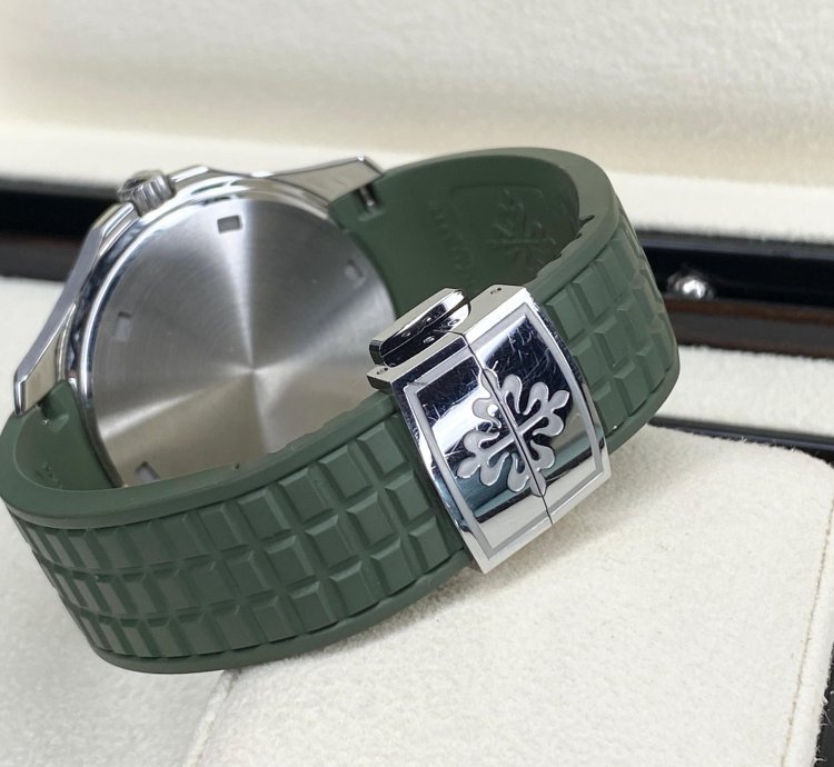 Patek Philippe Aquanaut Luce 09 2022 Fullset Extra Strap German Papers