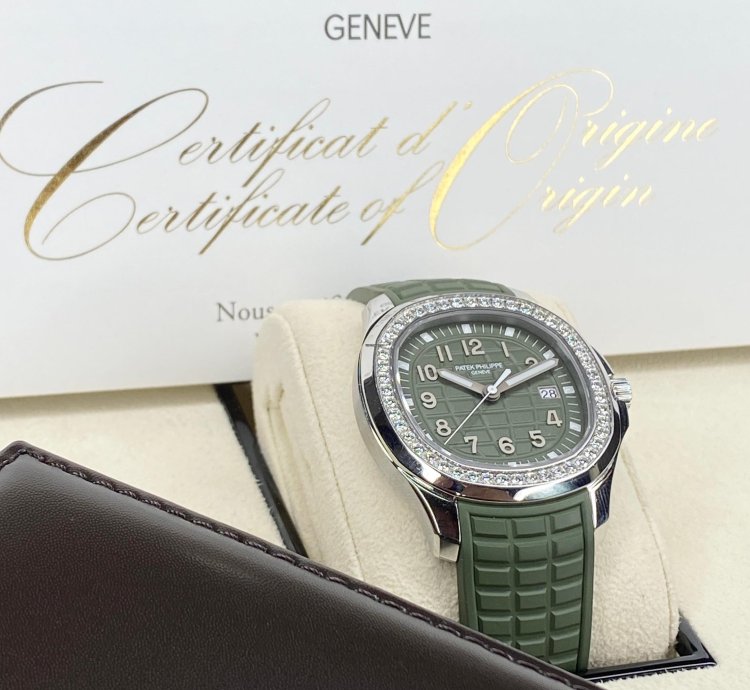 Patek Philippe Aquanaut Luce 09 2022 Fullset Extra Strap German Papers