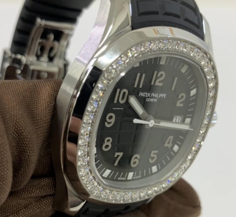 Patek Philippe Aquanaut Luce 38 8 Steel - Black Dial - Diamond Bezel - Rubber Strap 5267 200a-001