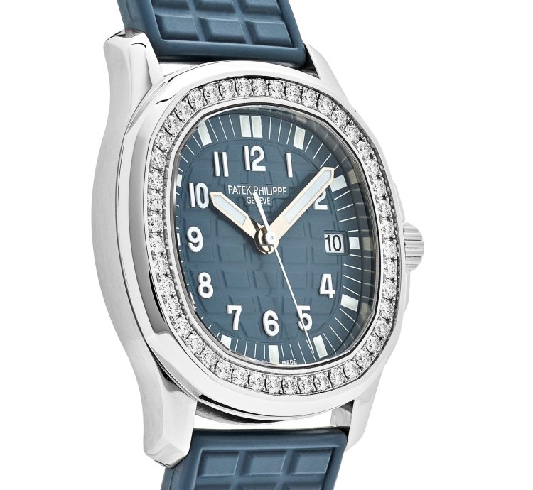 Patek Philippe Aquanaut Luce 5067a-025 Ladies Stainless Steel Blue Dial