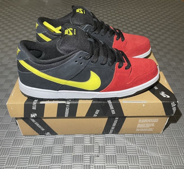 Nike Sb Dunk Low Butthead