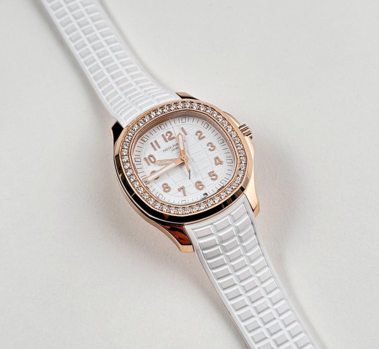 Patek Philippe Aquanaut Luce 5269 200r-001 Rose Gold White Dial 2024
