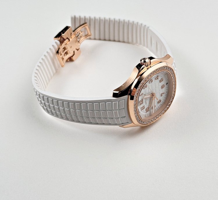 Patek Philippe Aquanaut Luce 5269 200r-001 Rose Gold White Dial 2024