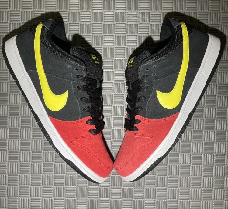 Nike Sb Dunk Low Butthead