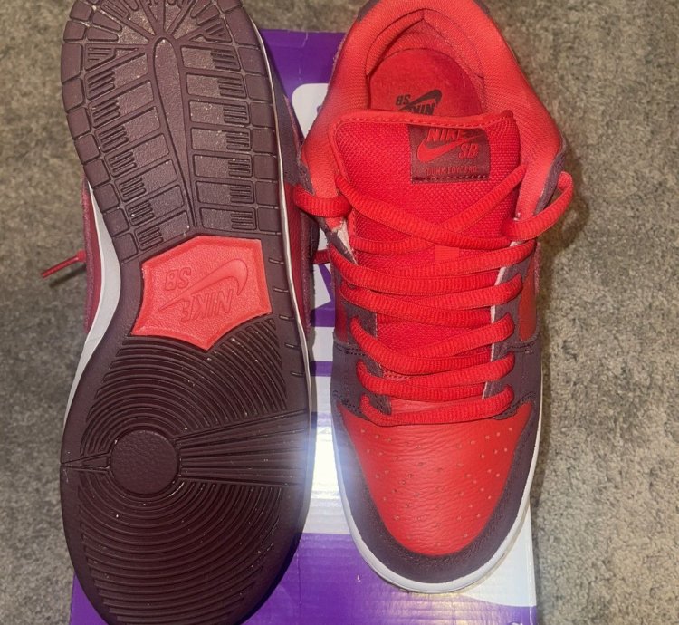 Nike Sb Dunk Low Cherry Pack