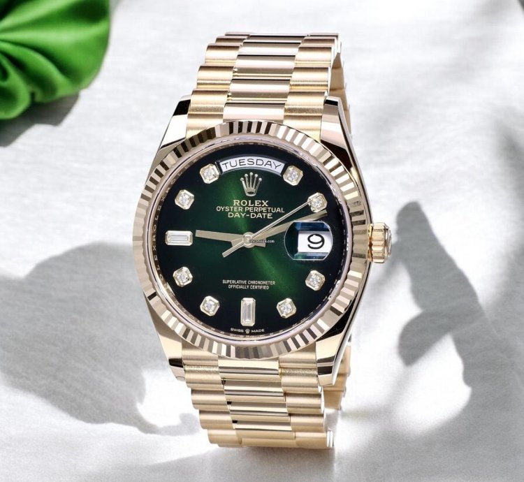 Rolex Day-date 36 18k Yellow Gold - Factory Green Diamond Dial Unworn 2022