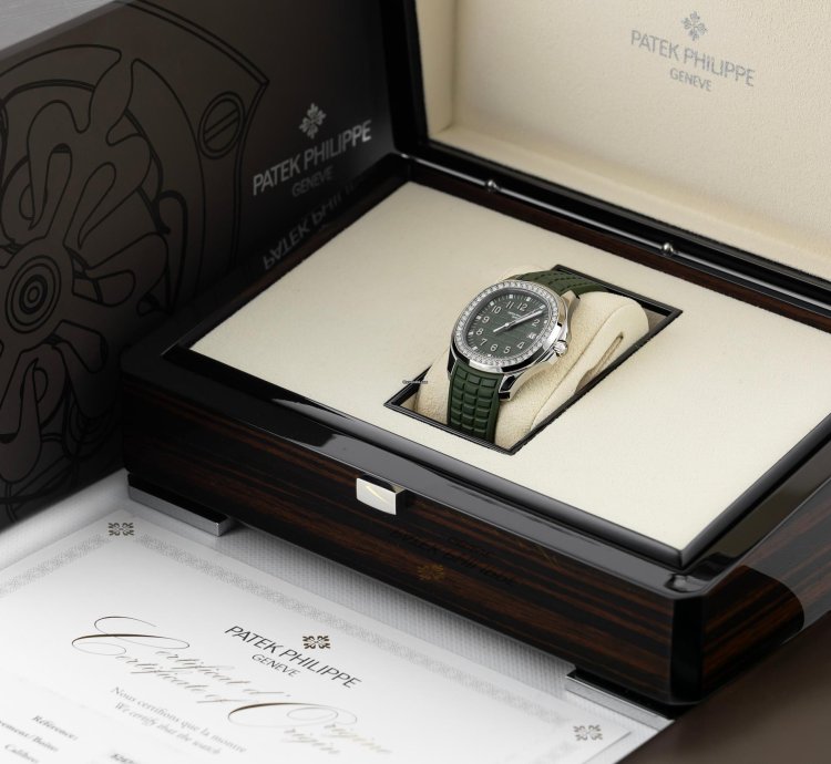 Patek Philippe Aquanaut Luce Diamonds Khaki Green Tropical Strap Ref 5267 200a-011 Full Set