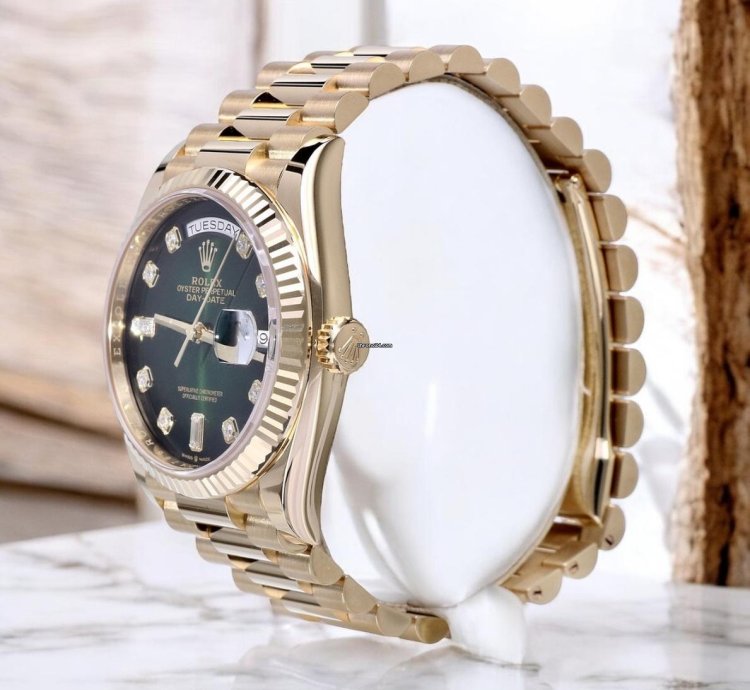 Rolex Day-date 36 18k Yellow Gold - Factory Green Diamond Dial Unworn 2022