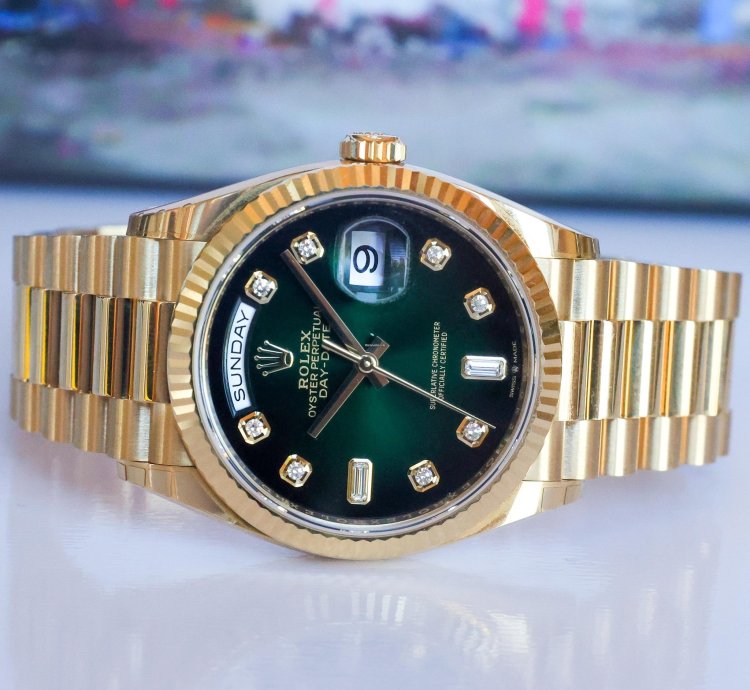 Rolex Day-date 36 18k Yellow Gold 128238 Green Ombre Diamond Dial 2022 Unworn 36mm Full Set