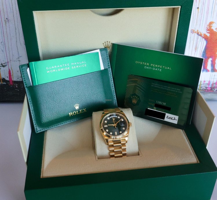 Rolex Day-date 36 18k Yellow Gold 128238 Green Ombre Diamond Dial 2022 Unworn 36mm Full Set