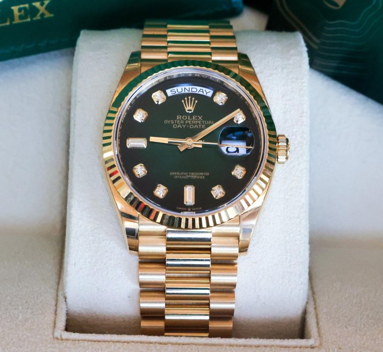 Rolex Day-date 36 18k Yellow Gold 128238 Green Ombre Diamond Dial 2022 Unworn 36mm Full Set