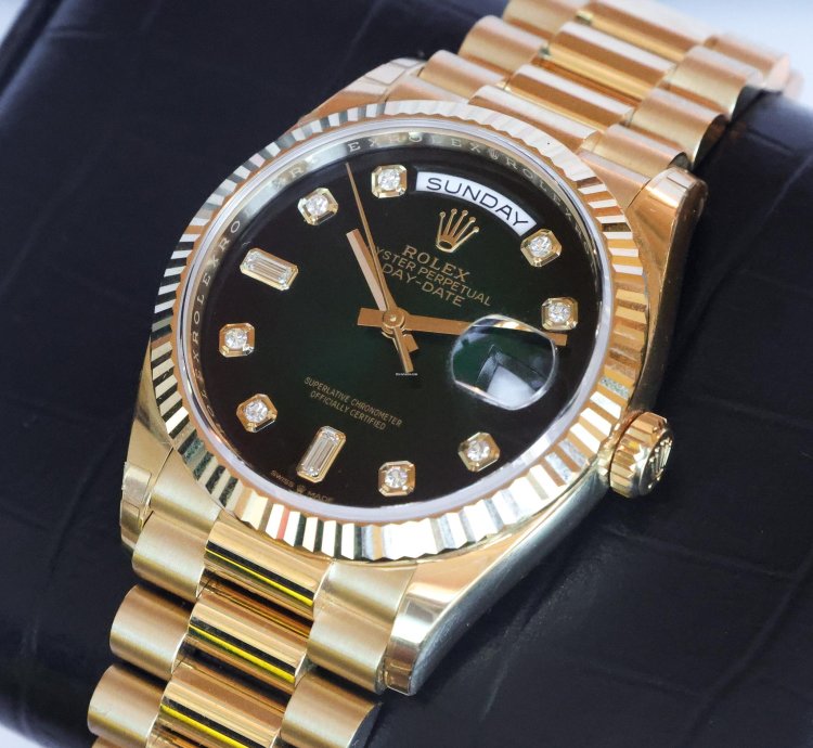 Rolex Day-date 36 18k Yellow Gold 128238 Green Ombre Diamond Dial 2022 Unworn 36mm Full Set