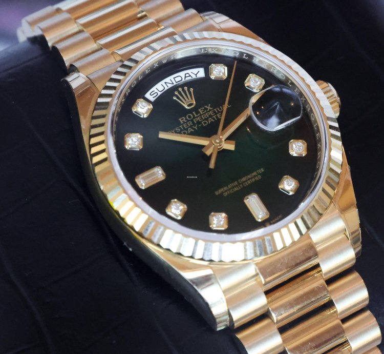Rolex Day-date 36 18k Yellow Gold 128238 Green Ombre Diamond Dial 2022 Unworn 36mm Full Set