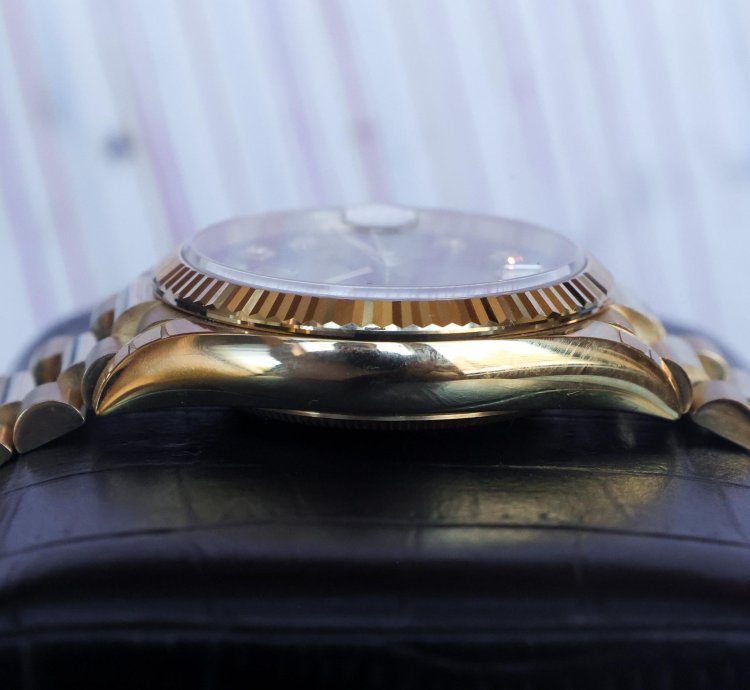 Rolex Day-date 36 18k Yellow Gold 128238 Green Ombre Diamond Dial 2022 Unworn 36mm Full Set