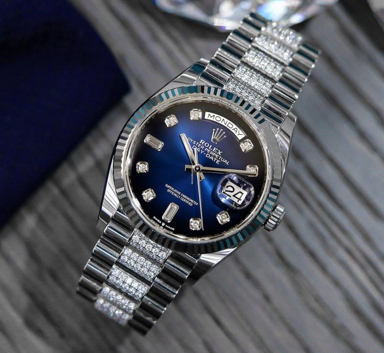 Rolex Day-date 36 18kt Wg Ref 128239 - Diamonds President And Blue Ombr Dial - Full Set 2022
