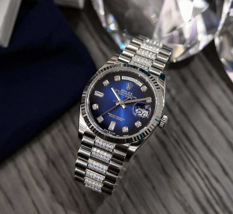 Rolex Day-date 36 18kt Wg Ref 128239 - Diamonds President And Blue Ombr Dial - Full Set 2022