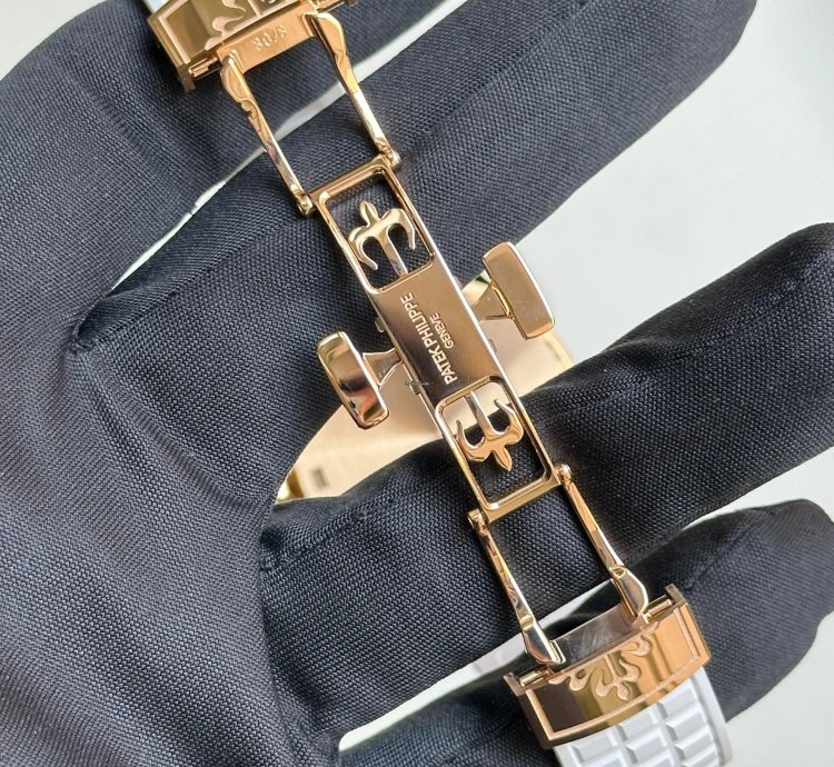 Patek Philippe Aquanaut Luce Travel