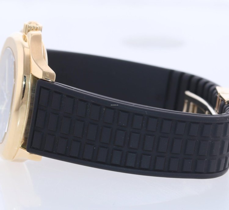 Patek Philippe Aquanaut Mint 5066j Aquanaut Black Rubber 5066j Yellow Gold 36mm Watch