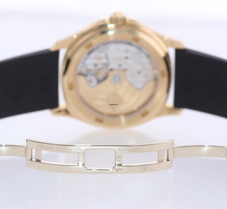 Patek Philippe Aquanaut Mint 5066j Aquanaut Black Rubber 5066j Yellow Gold 36mm Watch