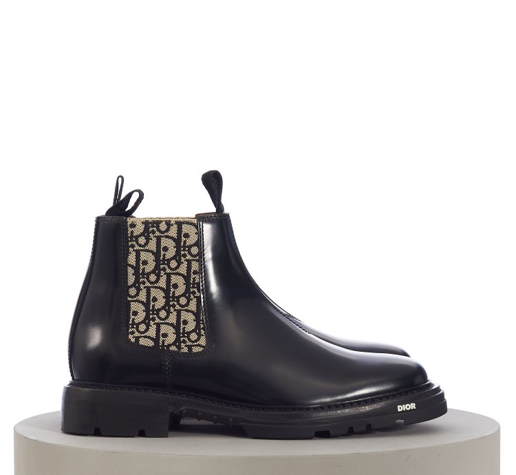 Explorer Ii Oblique Chelsea Boot In Black Polished Calfskin