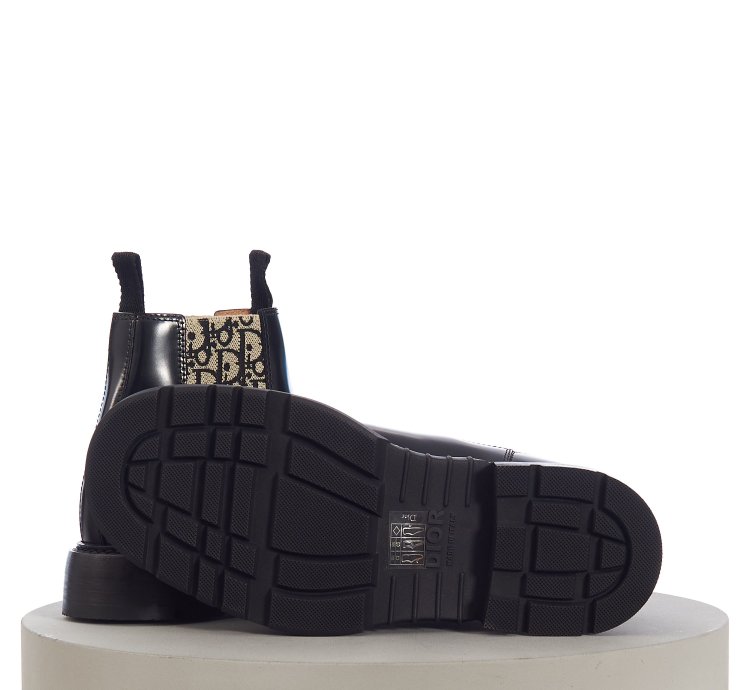 Explorer Ii Oblique Chelsea Boot In Black Polished Calfskin