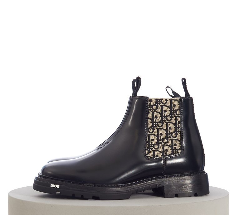 Explorer Ii Oblique Chelsea Boot In Black Polished Calfskin