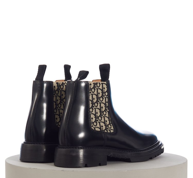 Explorer Ii Oblique Chelsea Boot In Black Polished Calfskin