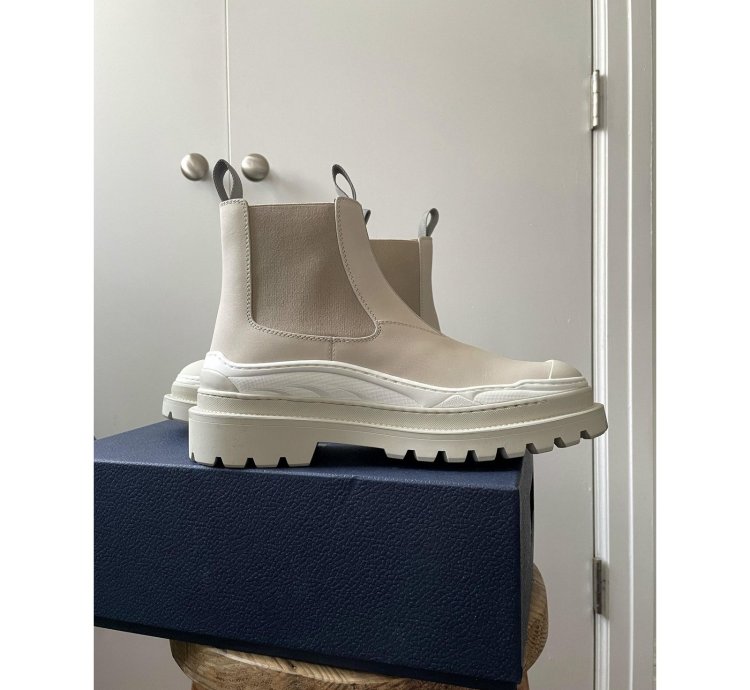 Explorer Nubuck Chelsea Boot