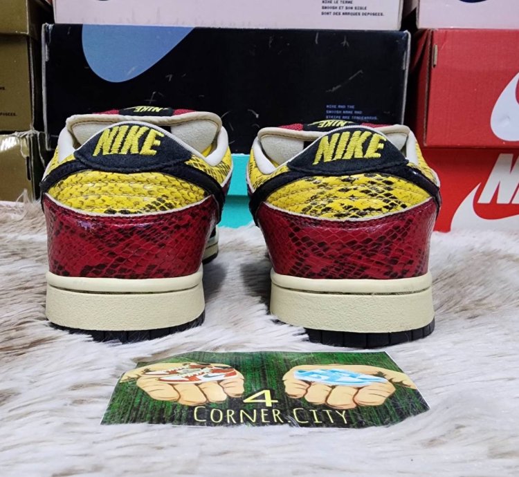 Nike Sb Dunk Low Coral Snake