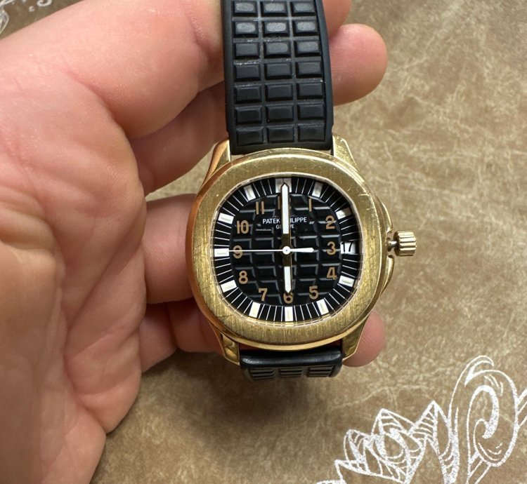 Patek Philippe Aquanaut Original Box And Papers