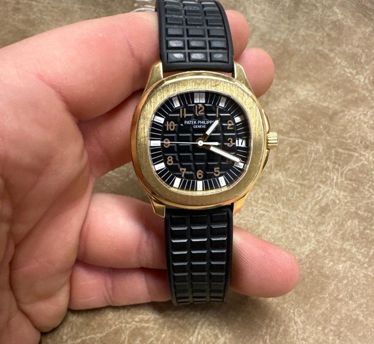 Patek Philippe Aquanaut Original Box And Papers