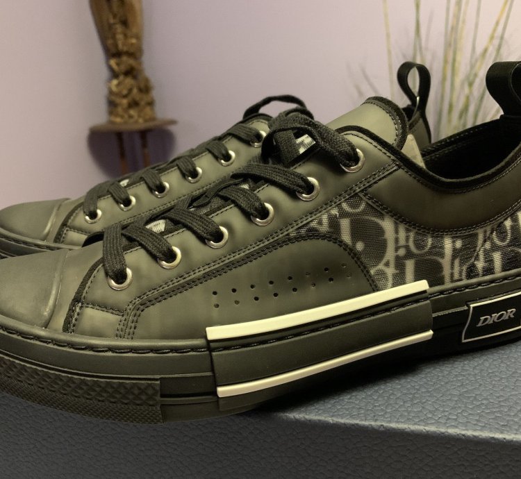 Fw 20 B23 Low Top Sneakers