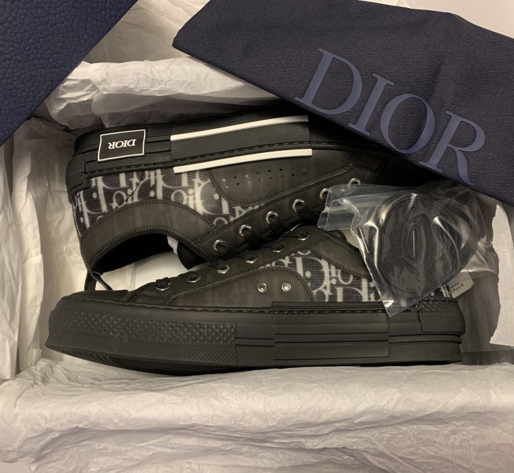 Fw 20 B23 Low Top Sneakers
